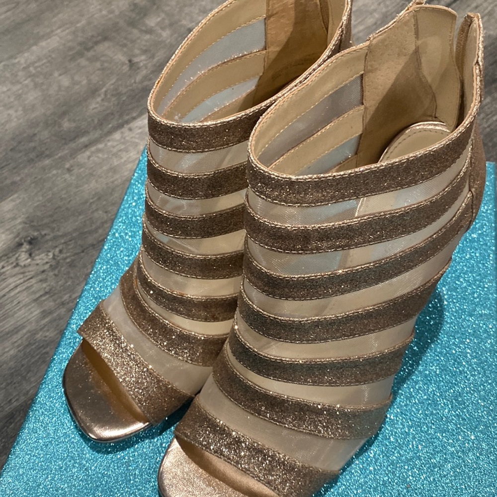 NWT Nina Gold Booties heels